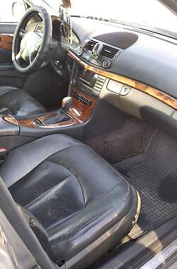 Седан Mercedes-Benz E-Class 2003 в 