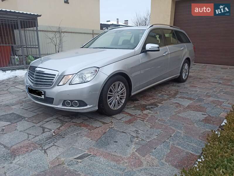 Универсал Mercedes-Benz E-Class 2011 в Киеве