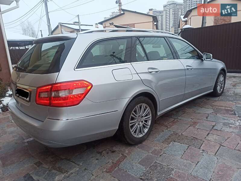 Универсал Mercedes-Benz E-Class 2011 в Киеве