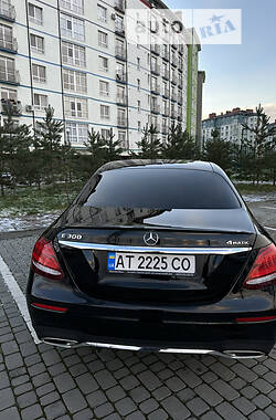Седан Mercedes-Benz E-Class 2016 в Івано-Франківську
