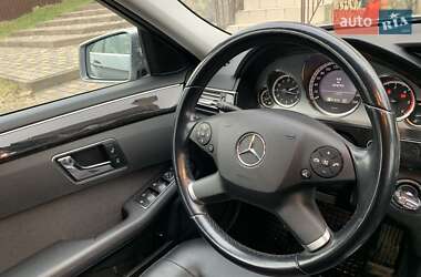 Седан Mercedes-Benz E-Class 2011 в Черновцах