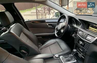 Седан Mercedes-Benz E-Class 2011 в Черновцах