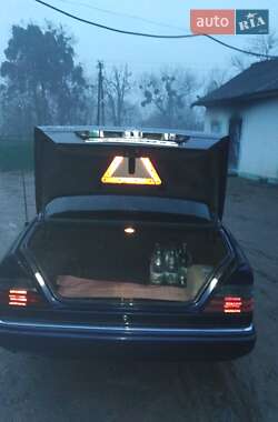 Седан Mercedes-Benz E-Class 1995 в Черновцах