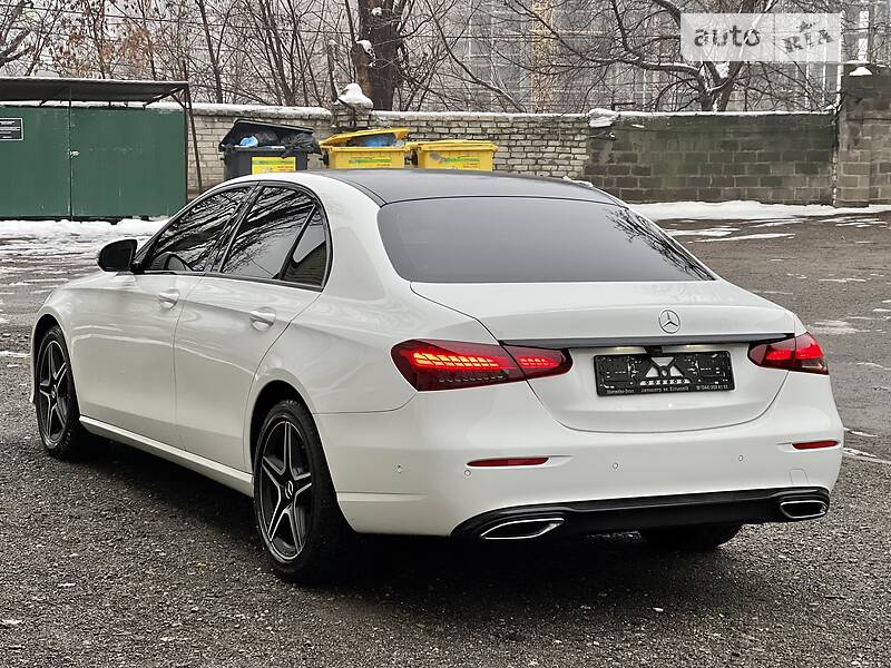 Седан Mercedes-Benz E-Class 2021 в Києві