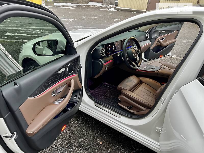 Седан Mercedes-Benz E-Class 2021 в Києві