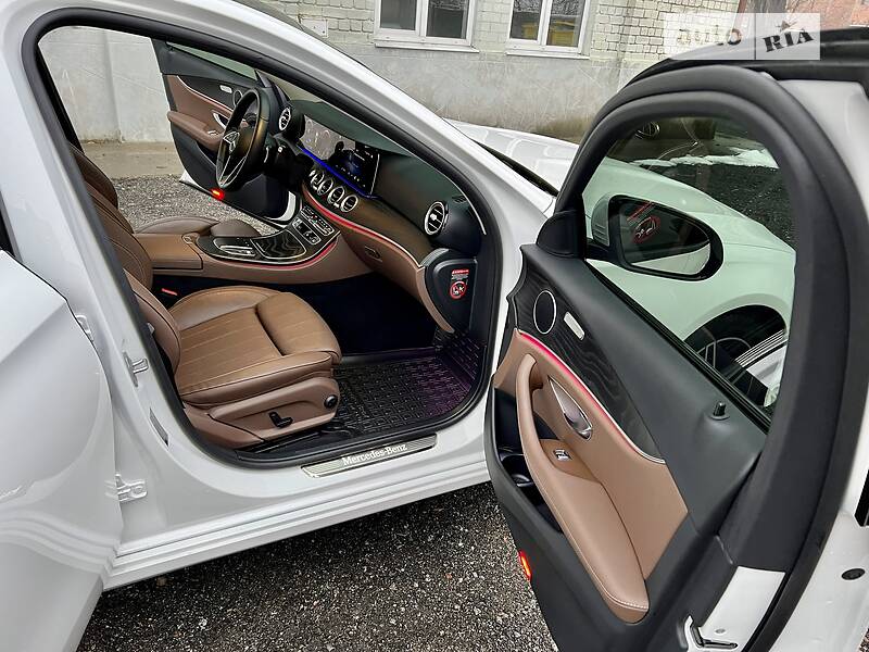 Седан Mercedes-Benz E-Class 2021 в Києві