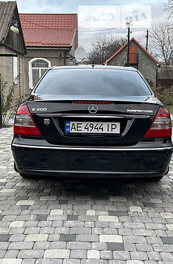 Седан Mercedes-Benz E-Class 2008 в Дніпрі