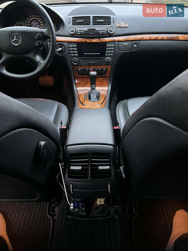 Седан Mercedes-Benz E-Class 2008 в Днепре