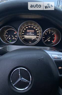 Седан Mercedes-Benz E-Class 2013 в Львове