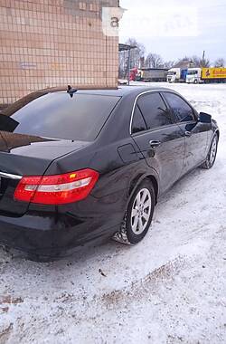 Седан Mercedes-Benz E-Class 2011 в 