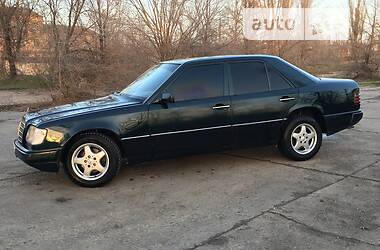 Седан Mercedes-Benz E-Class 1986 в 