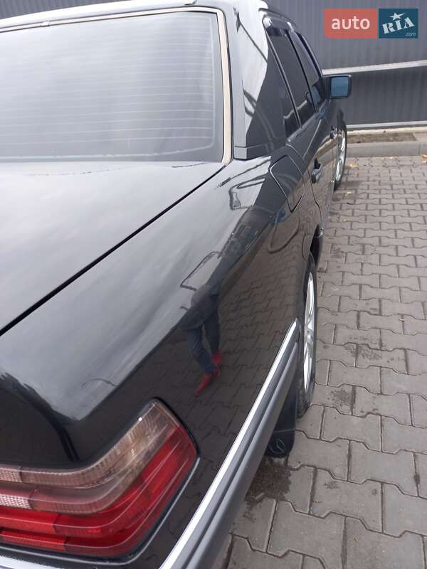 Седан Mercedes-Benz E-Class 1995 в Шептицькому