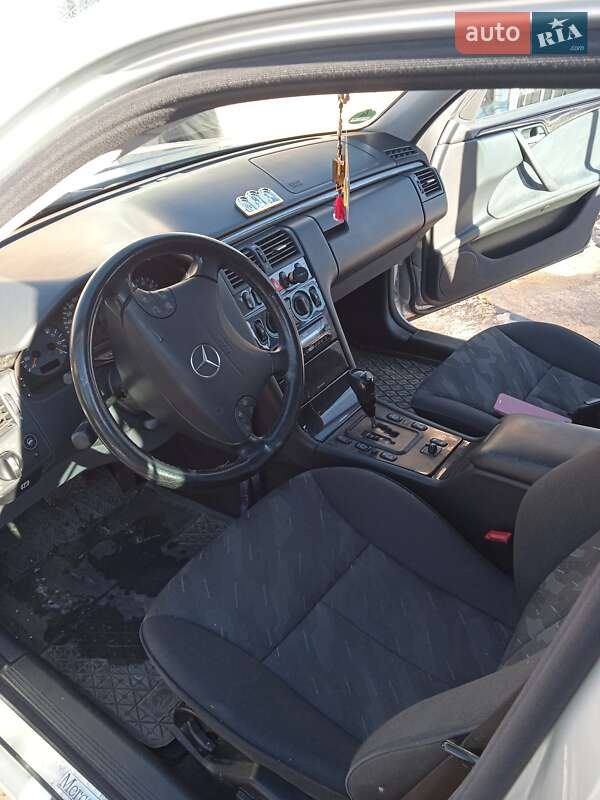 Универсал Mercedes-Benz E-Class 2001 в Бучаче