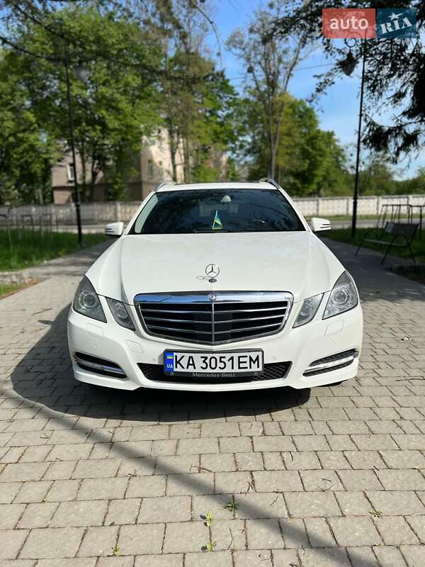 Універсал Mercedes-Benz E-Class 2011 в Бродах
