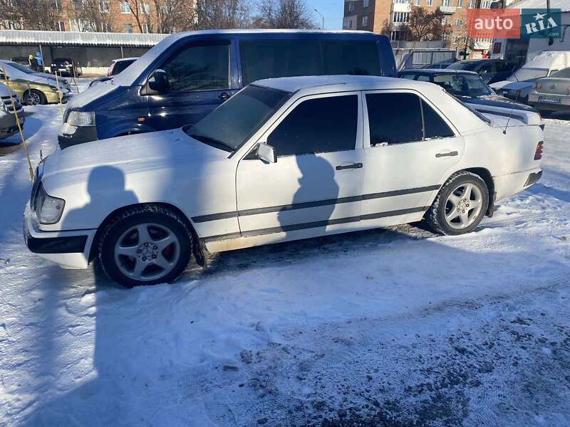 Седан Mercedes-Benz E-Class 1987 в Шостке