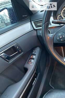 Седан Mercedes-Benz E-Class 2011 в Киеве