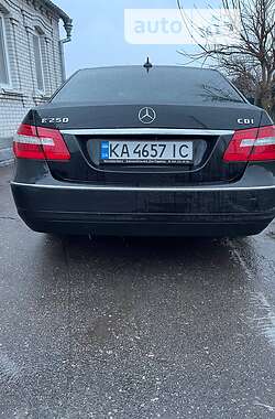 Седан Mercedes-Benz E-Class 2011 в Киеве