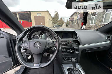 Купе Mercedes-Benz E-Class 2010 в 