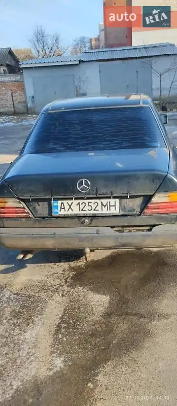 Седан Mercedes-Benz E-Class 1988 в 