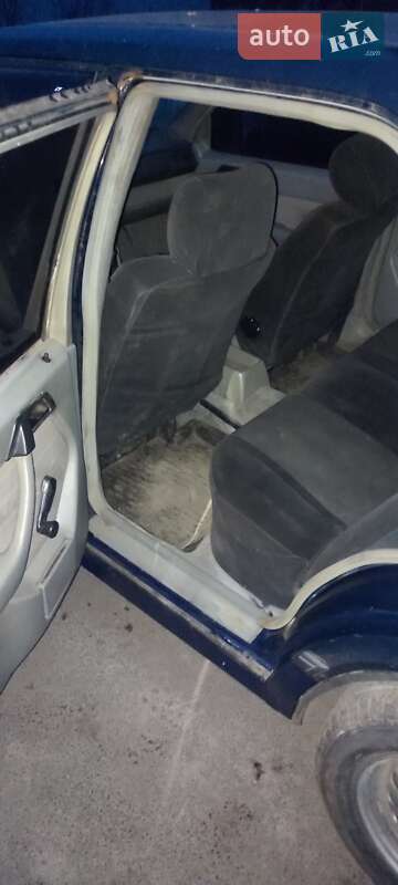 Седан Mercedes-Benz E-Class 1988 в Харкові