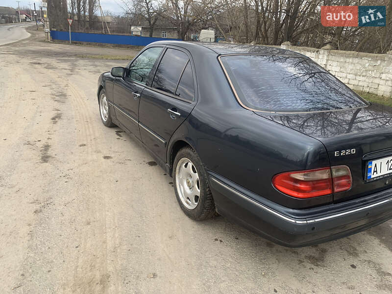 Седан Mercedes-Benz E-Class 1999 в Черновцах