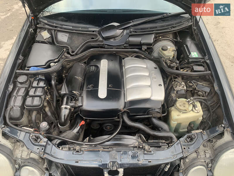 Седан Mercedes-Benz E-Class 1999 в Черновцах