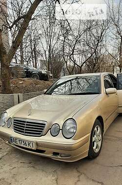 Седан Mercedes-Benz E-Class 2000 в Дніпрі
