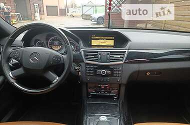 Седан Mercedes-Benz E-Class 2011 в 