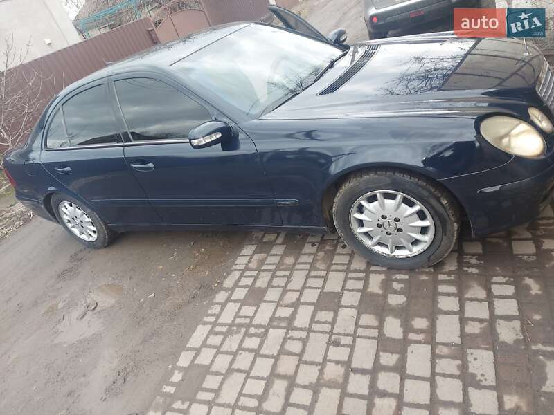 Седан Mercedes-Benz E-Class 2003 в Кривом Роге