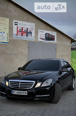 Седан Mercedes-Benz E-Class 2010 в Львове