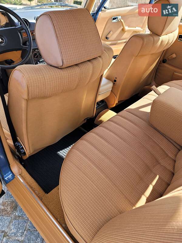 Седан Mercedes-Benz E-Class 1984 в Києві