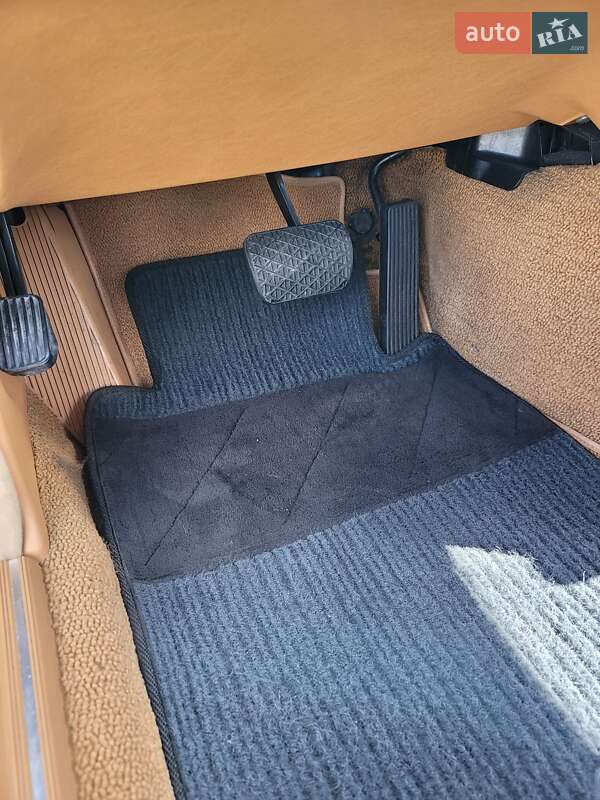 Седан Mercedes-Benz E-Class 1984 в Києві