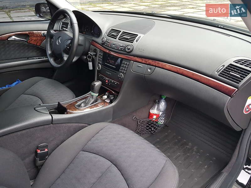 Седан Mercedes-Benz E-Class 2005 в Киеве