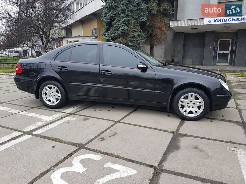 Седан Mercedes-Benz E-Class 2005 в Киеве