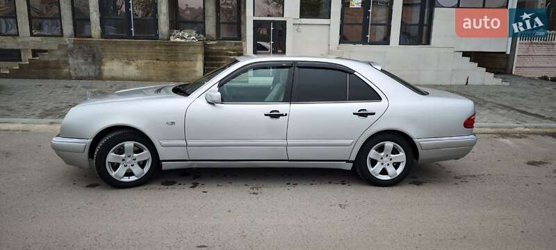Седан Mercedes-Benz E-Class 1998 в Измаиле
