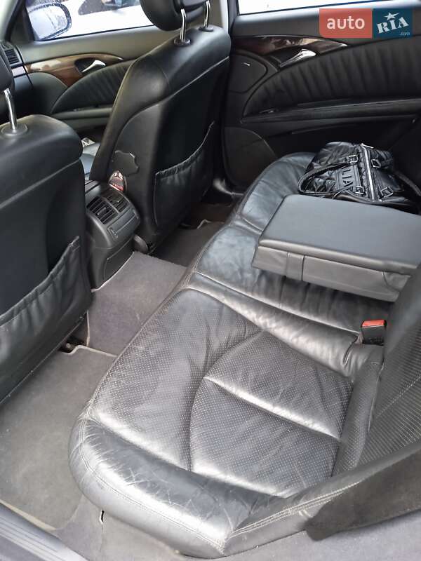 Седан Mercedes-Benz E-Class 2002 в На Новой Боровой