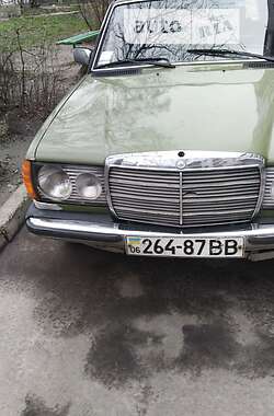 Седан Mercedes-Benz E-Class 1982 в 