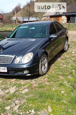 Седан Mercedes-Benz E-Class 2003 в Межгорье