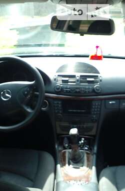 Седан Mercedes-Benz E-Class 2003 в Міжгір'ї