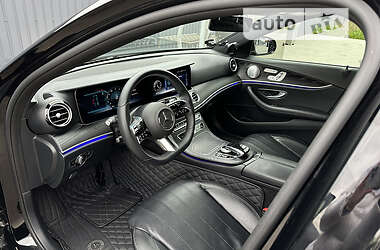 Седан Mercedes-Benz E-Class 2017 в 