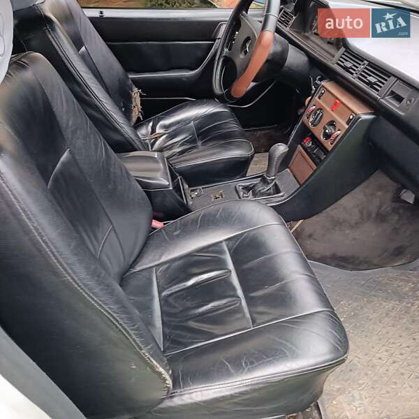 Седан Mercedes-Benz E-Class 1989 в Черновцах фото 6 Седан Mercedes-Benz E-Class 1989 в Черновцах
