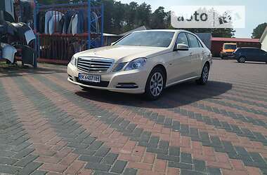 Седан Mercedes-Benz E-Class 2012 в Луцке