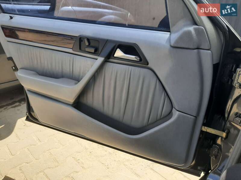 Седан Mercedes-Benz E-Class 1995 в Ивано-Франковске