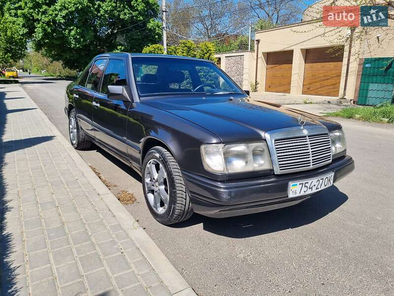 Седан Mercedes-Benz E-Class 1989 в Одессе