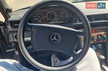 Седан Mercedes-Benz E-Class 1989 в 