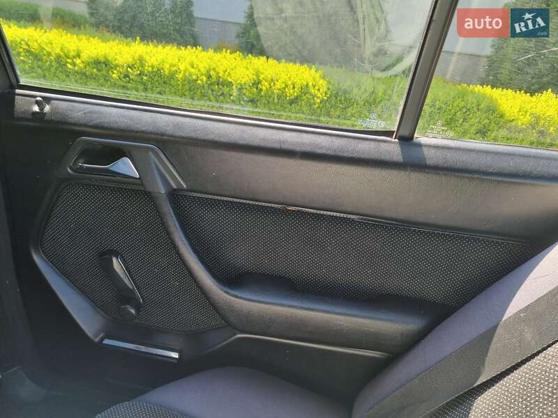 Седан Mercedes-Benz E-Class 1989 в Одессе фото 33 Седан Mercedes-Benz E-Class 1989 в Одессе