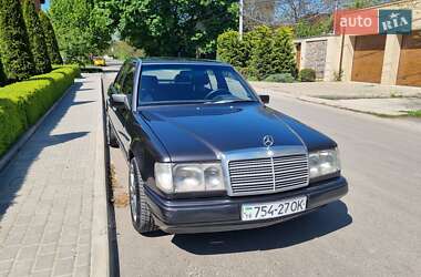 Седан Mercedes-Benz E-Class 1989 в 
