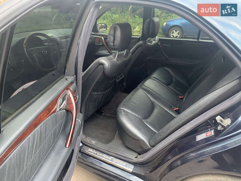 Седан Mercedes-Benz E-Class 2000 в Ніжині