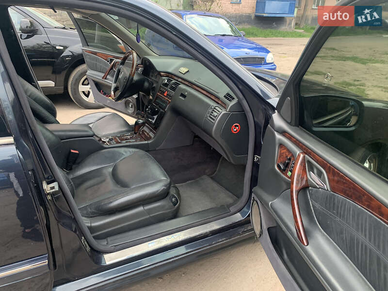 Седан Mercedes-Benz E-Class 2000 в Ніжині