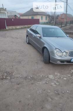 Седан Mercedes-Benz E-Class 2003 в Ямполе